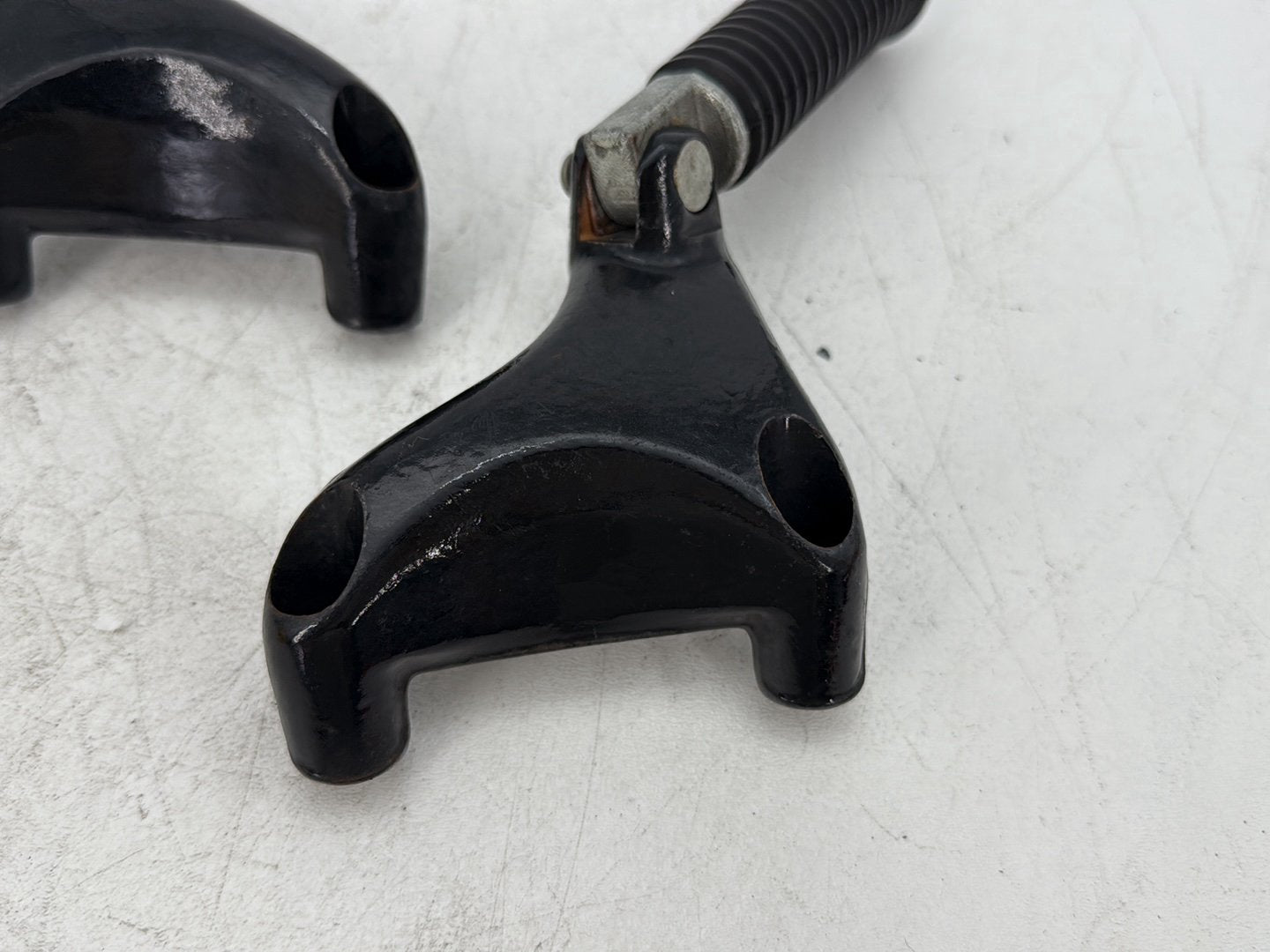 2009 Harley Sportster 883 Low XL883L OEM Passenger Left & Right Foot Pegs