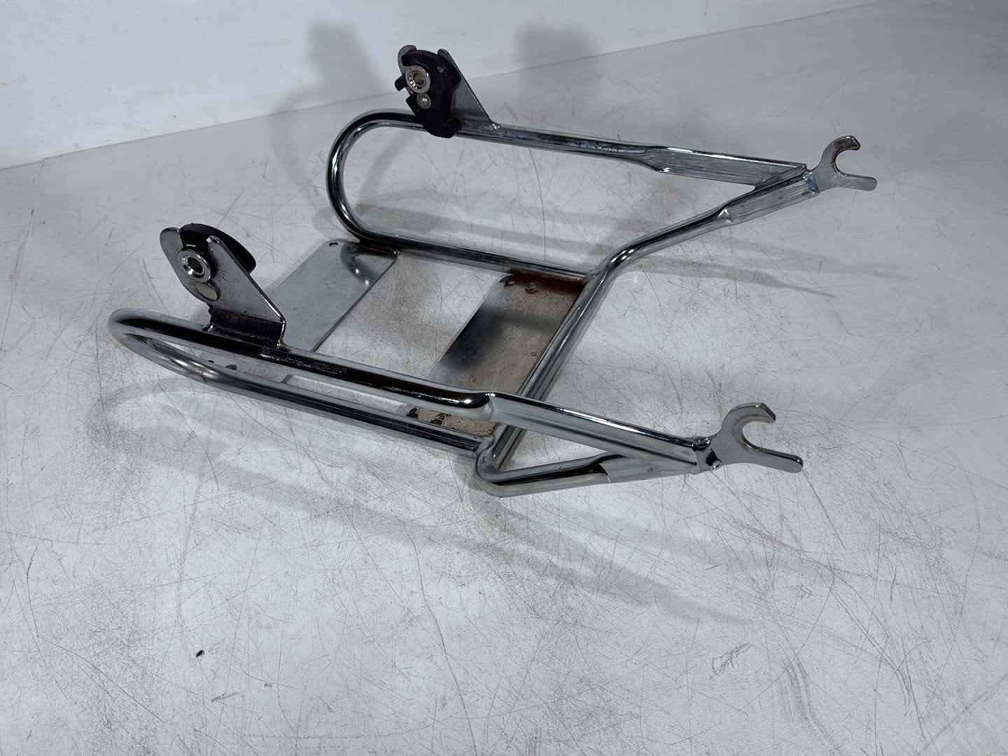 1999 - 2006 Harley-Davidson Touring Electra Glide Classic Rear Back Luggage Rack Storage Baggage Bar 53118-97A