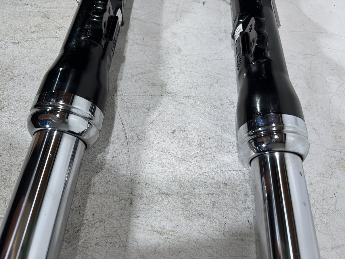 2017 Harley Dyna Street Bob OEM Front Triple Tree Set & LH RH Fork Legs Sliders