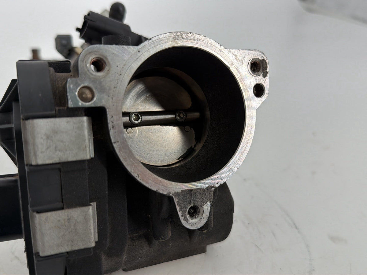 2013 Harley Touring FLHTK Glide Ultra OEM Engine Intake Manifold Throttle Body