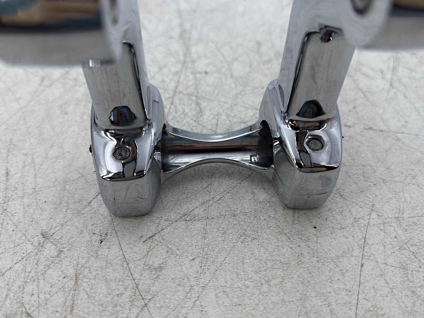 2015 Harley Dyna Low Rider FXDL OEM Front Handlebar Riser Top Clamp Chrome