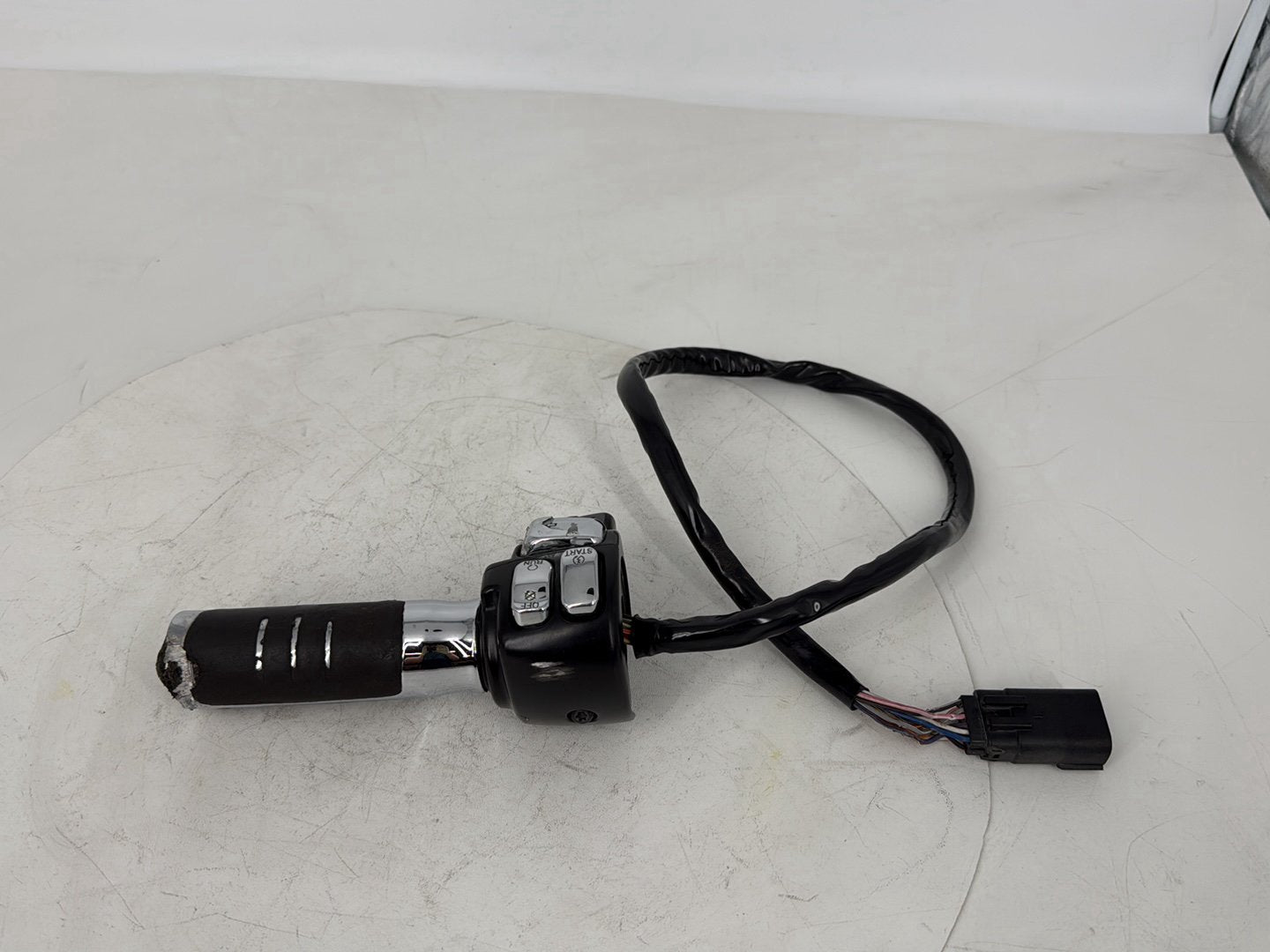 2012 Harley Touring Street Glide OEM Right Engine Start Kill Switches Controls