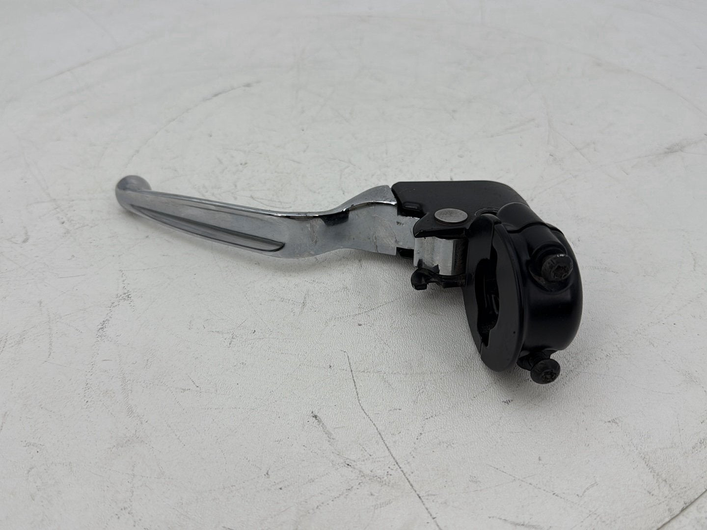 2007 - 2012 Harley-Davidson Touring Electra Glide Ultra Front Left Hand Clutch Control Lever 38700-08