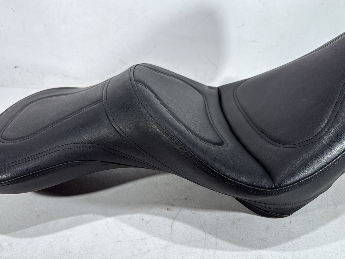 1998 Harley Softail Custom FXSTC OEM Passenger Rider Driver Seat Saddle