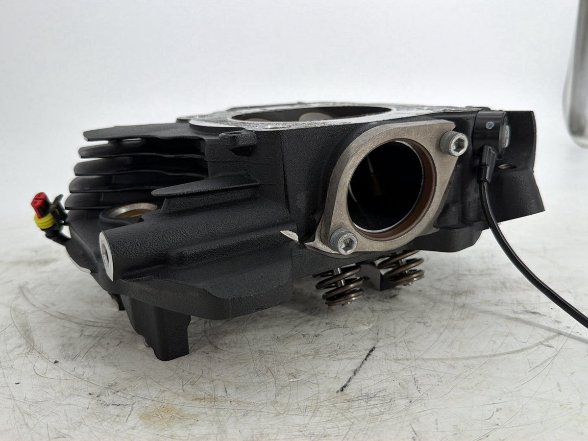 2017 Harley Touring FLHXS Street Glide OEM Front Twin Cam Engine Cylinder Head