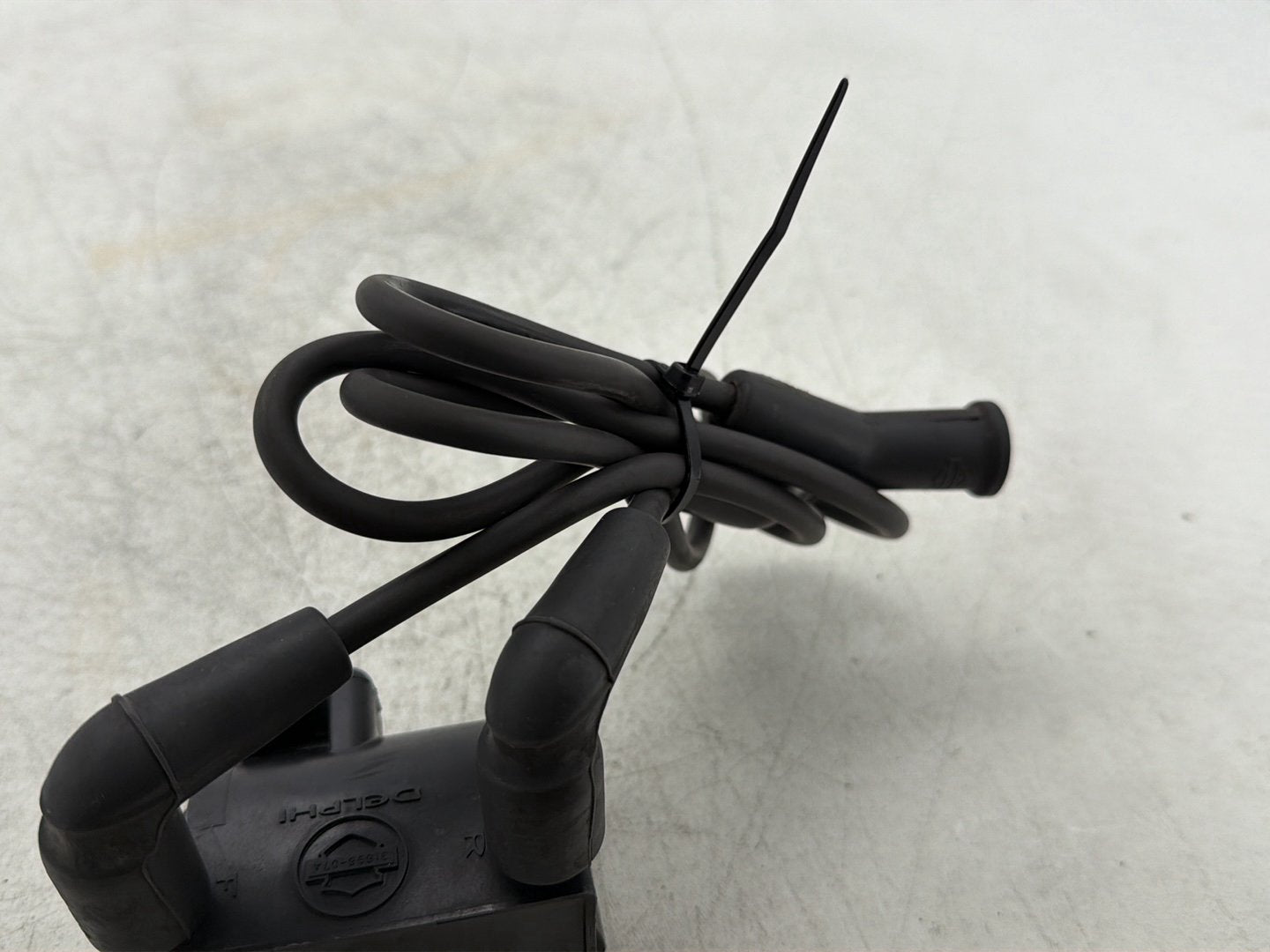 10 Harley Electra Glide Touring Ultra FLHTCU OEM Ignition Coil Spark Plugs Cable