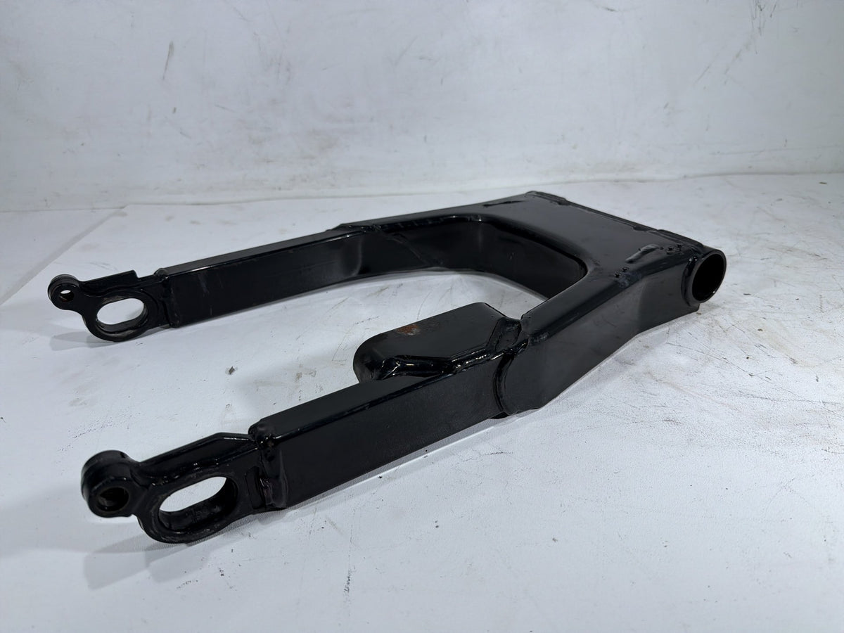 2004 Harley Electra Glide Touring Ultra OEM Rear Fork Swingarm Swing Arm