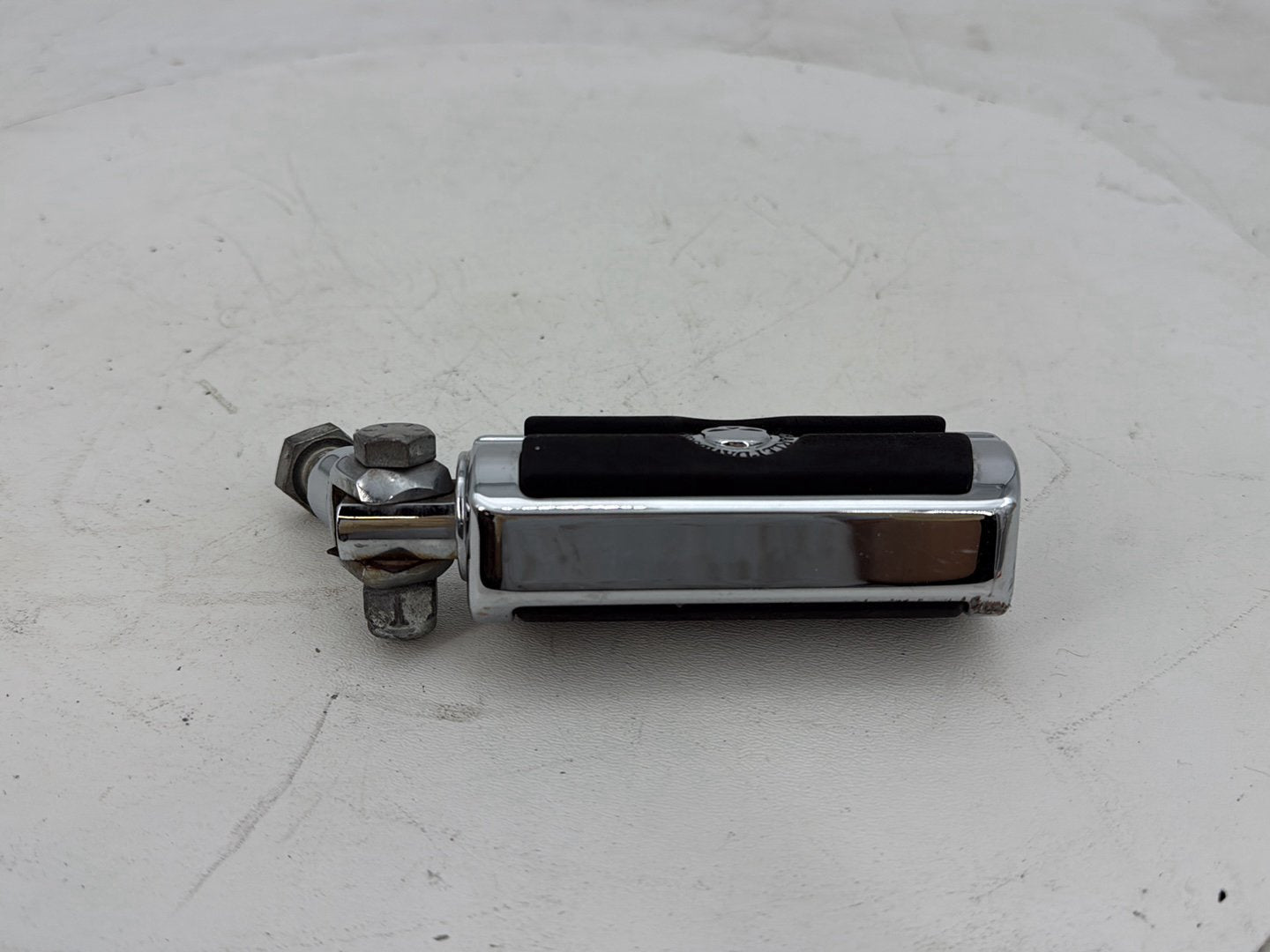 2005 Harley Road Glide Touring FLTRI OEM Front Driver Highway 1 Foot Peg Rest