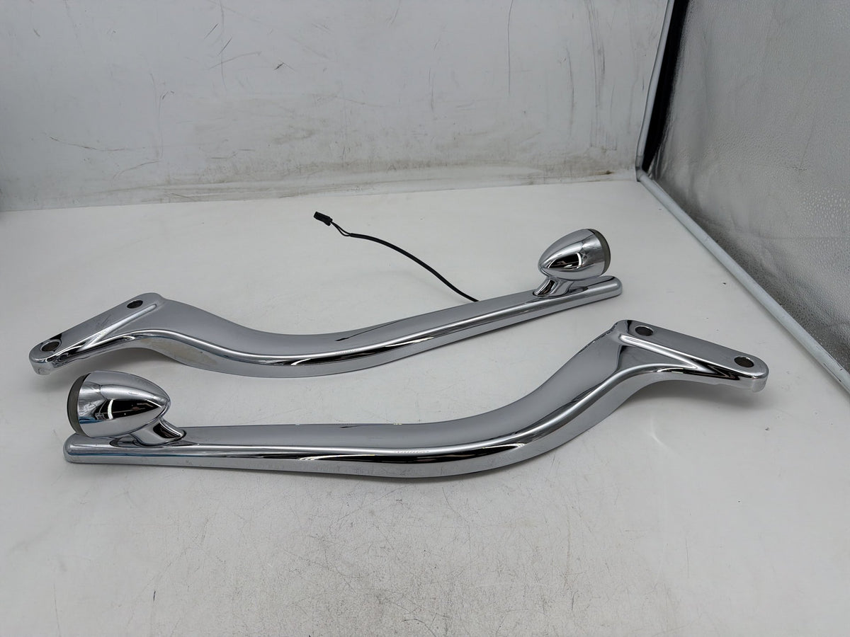 03 Harley Softail Deuce OEM Rear Left Right Fender Struts Bracket & Turn Signal