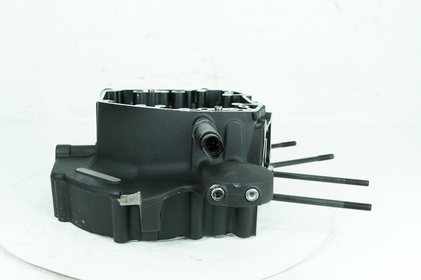 2008 - 2016 Harley-Davidson Touring Road Glide Crankcase Shaft Engine Motor Cover 24653-06A