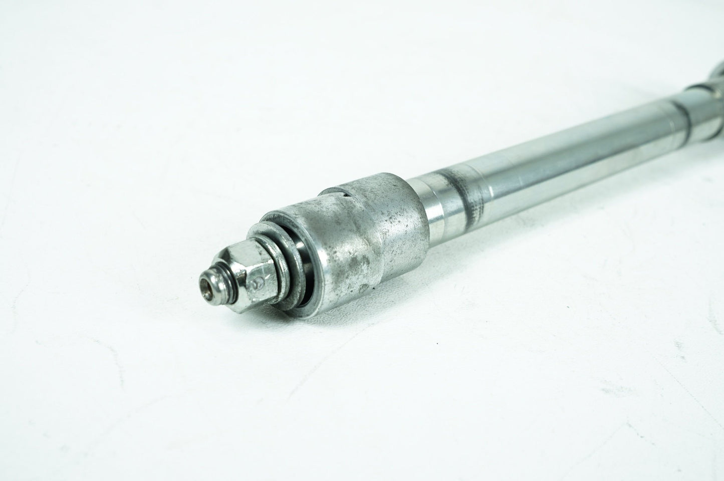 2000 - 2006 Harley-Davidson Touring Road King Custom Front Wheel Axle Bolt Shaft 43364-00