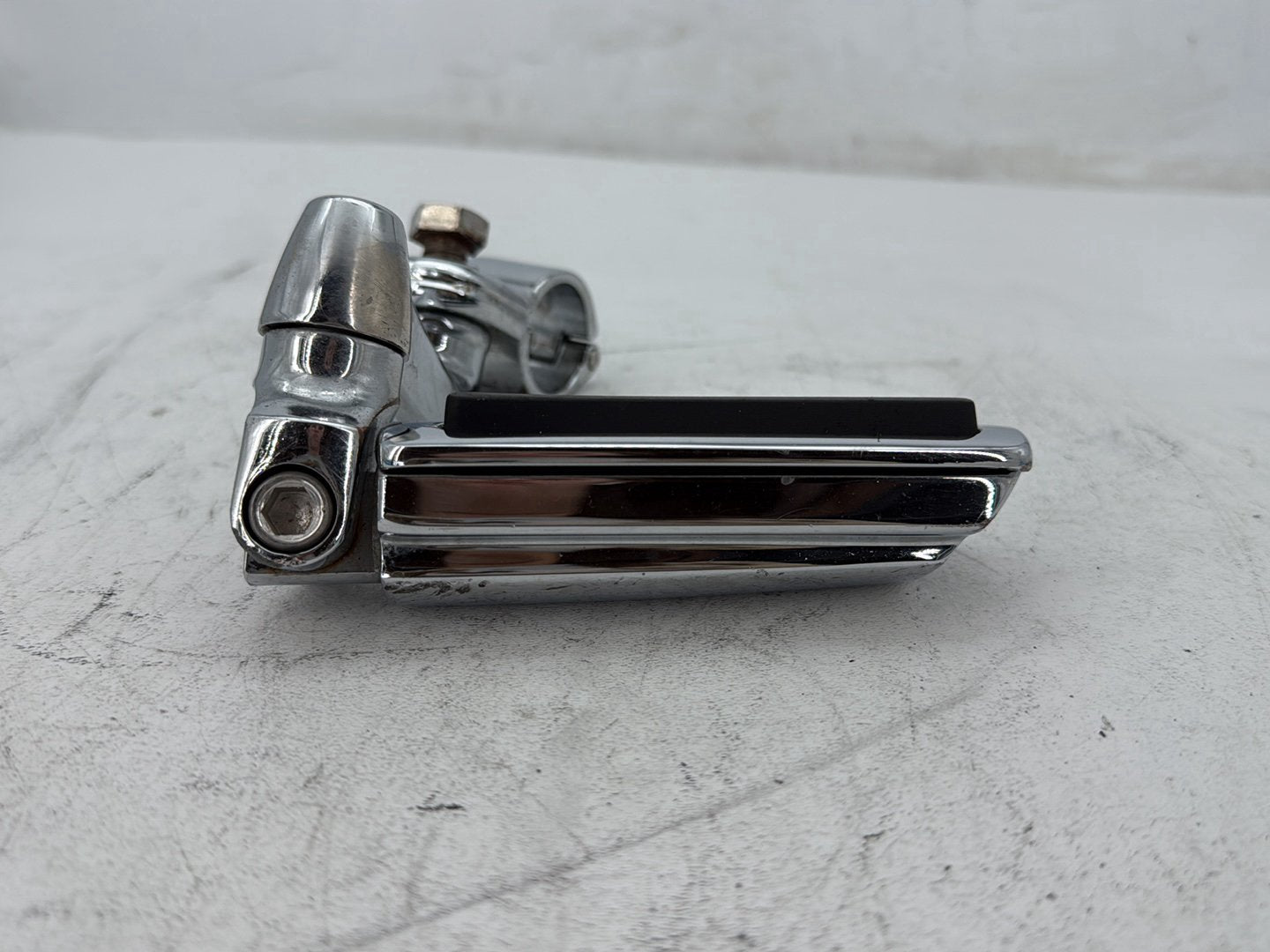 2003 Harley Electra Glide Touring Ultra FLHTCUI OEM Front Driver Highway 1 Foot Peg Rest