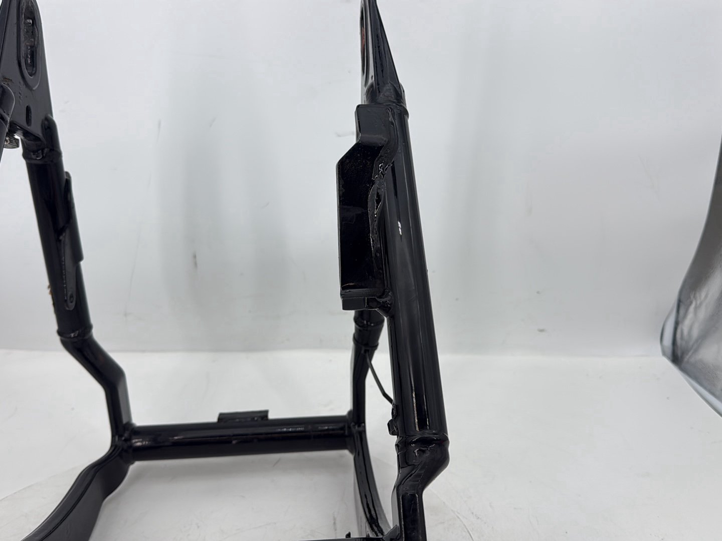 1999 - 2006 Harley-Davidson Softail Heritage Rear Fork Swingarm Swing Arm 47573-00A