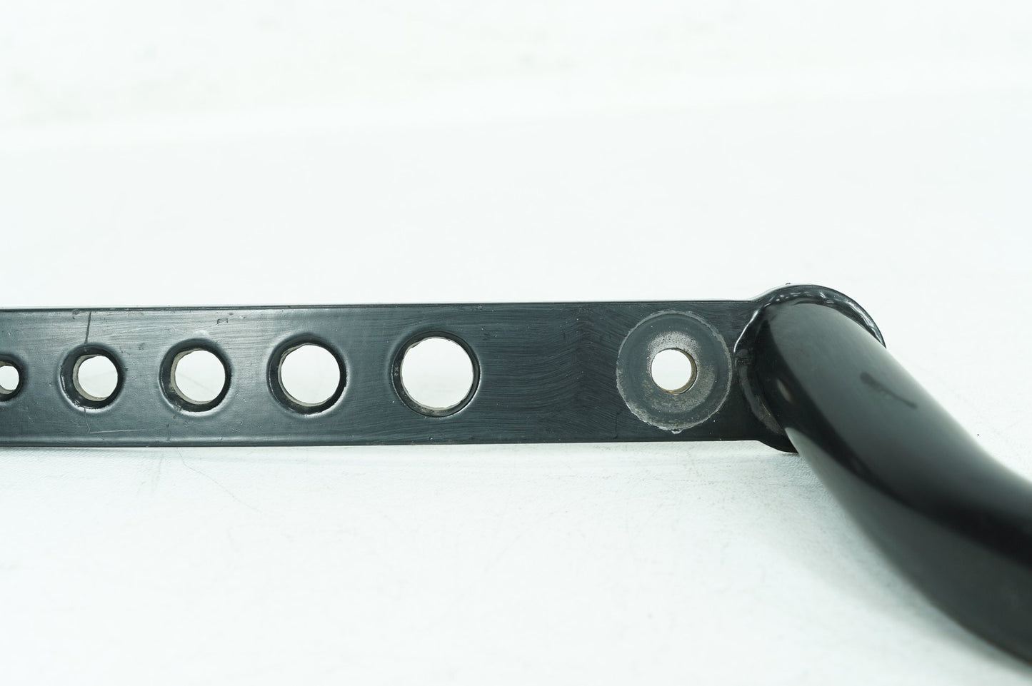 1999 - 2006 Harley-Davidson Dyna Low Rider Exhaust Muffler Interconnect Bracket Support Bar   65674-95