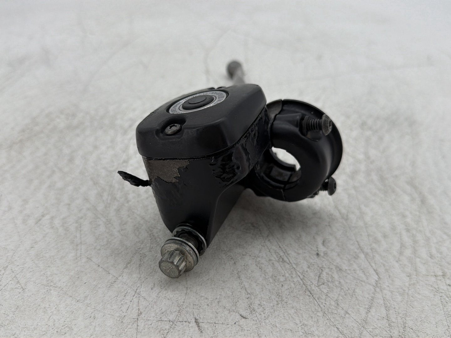 2011 Harley Heritage Softail Classic FLSTC OEM Front Right Brake Lever Master Cylinder