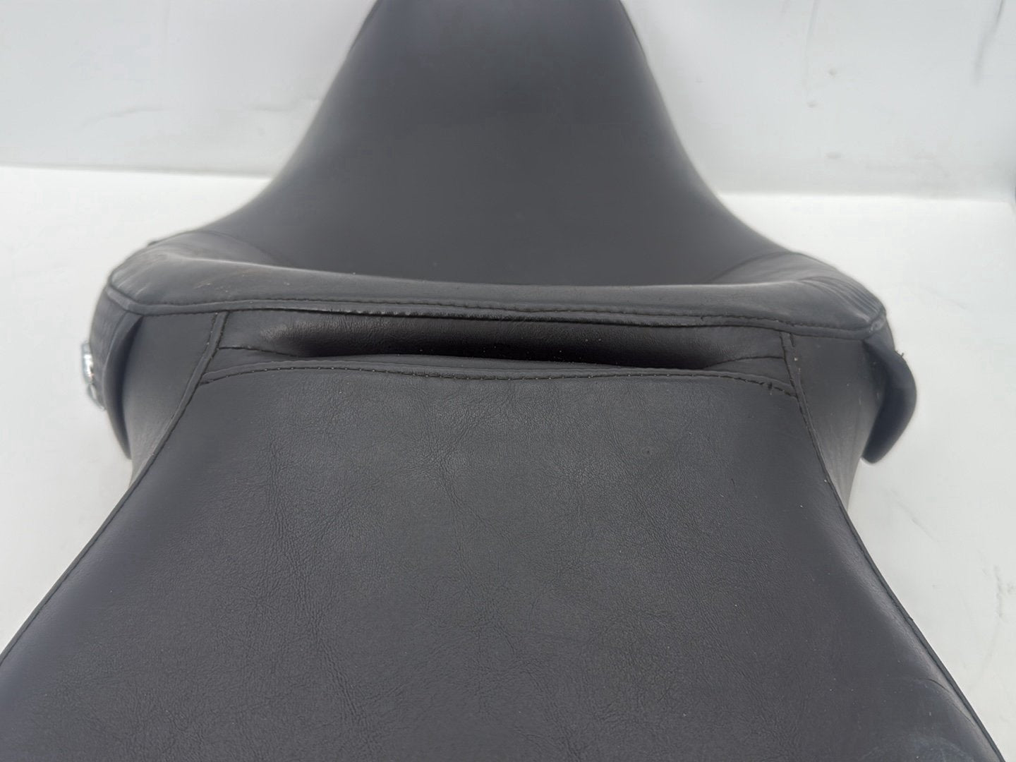 2005 Harley Touring FLHRCI Road King Classic OEM Passenger Rider Driver Seat Saddle
