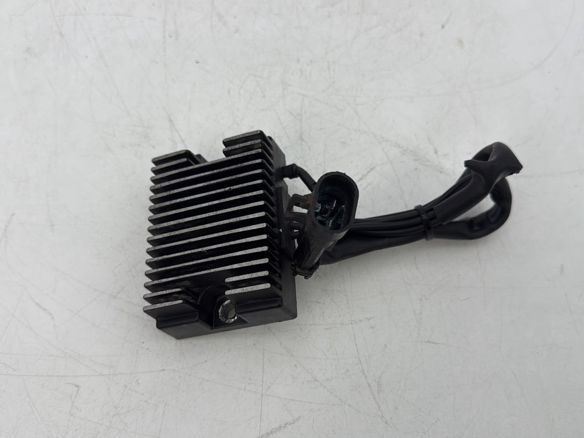 2006 Harley Sportster XL883C 883 Custom OEM Voltage Regulator Rectifier 74523-04