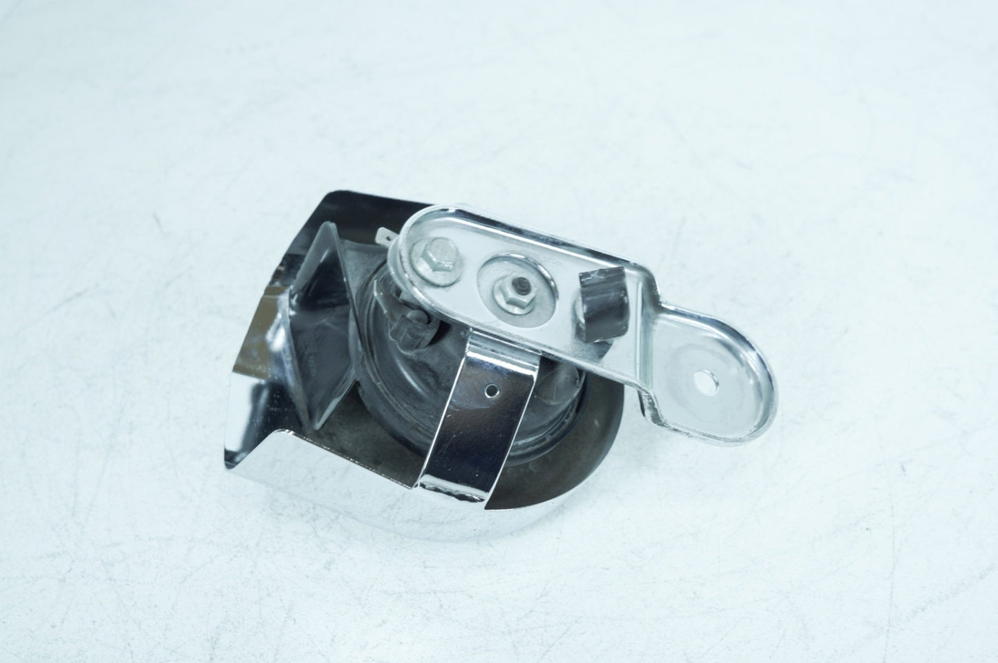 2007 - 2011 Harley-Davidson Touring Electra Ultra Horn Signal Klaxon Chrome Cover 69012-93A