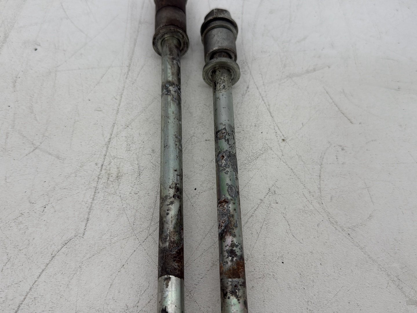 2005 Harley Heritage Softail Classic FLSTCI OEM Engine Mount Pivot Bolt Shaft