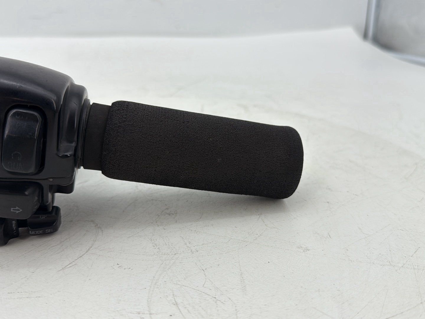 2008 Harley Electra Glide Touring Ultra FLHTCUI OEM Right Engine Start Kill Switches Controls