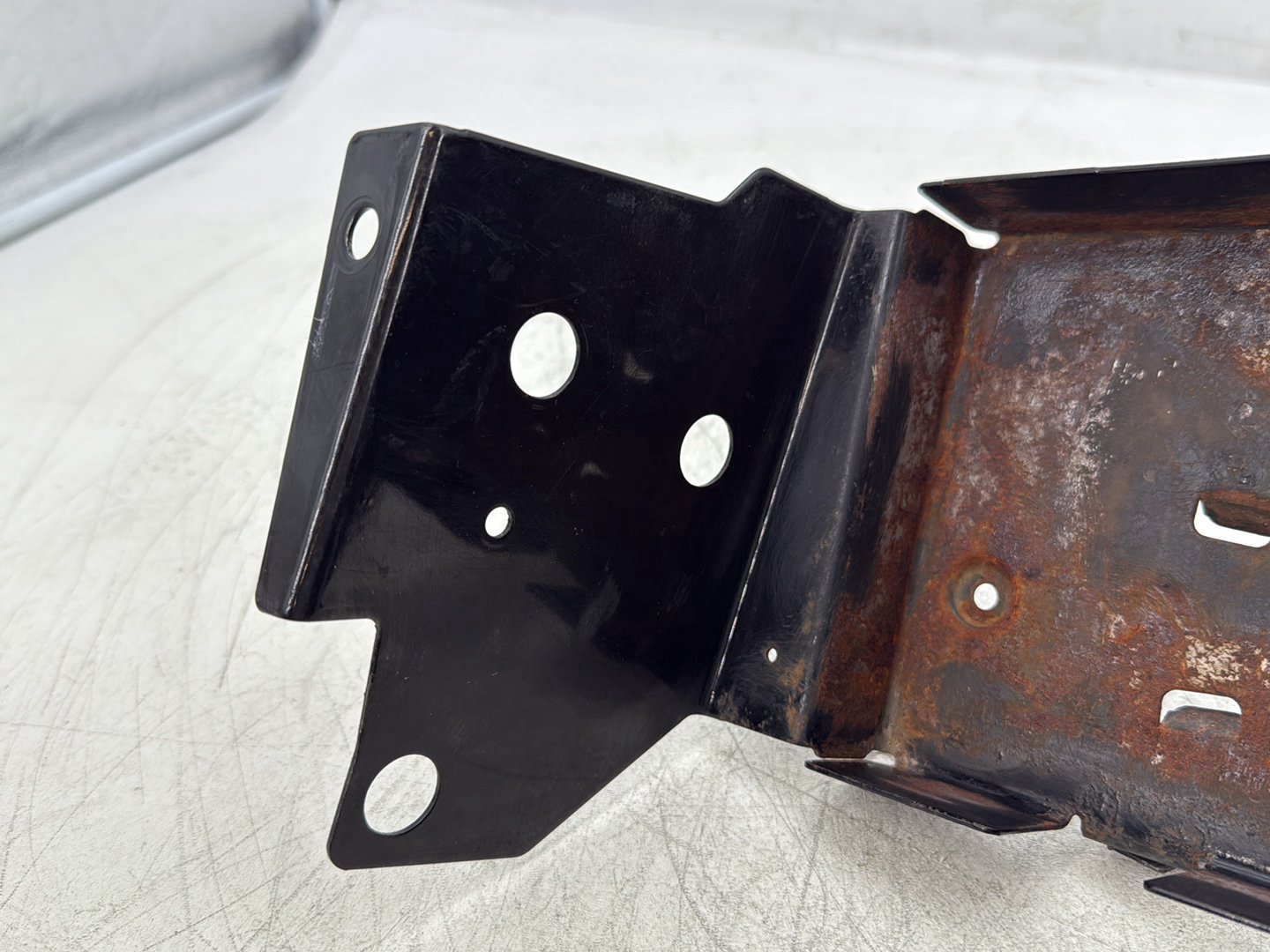 2004 Harley Road King Touring Custom FLHRSI OEM Battery Tray Bracket Holder Carrier