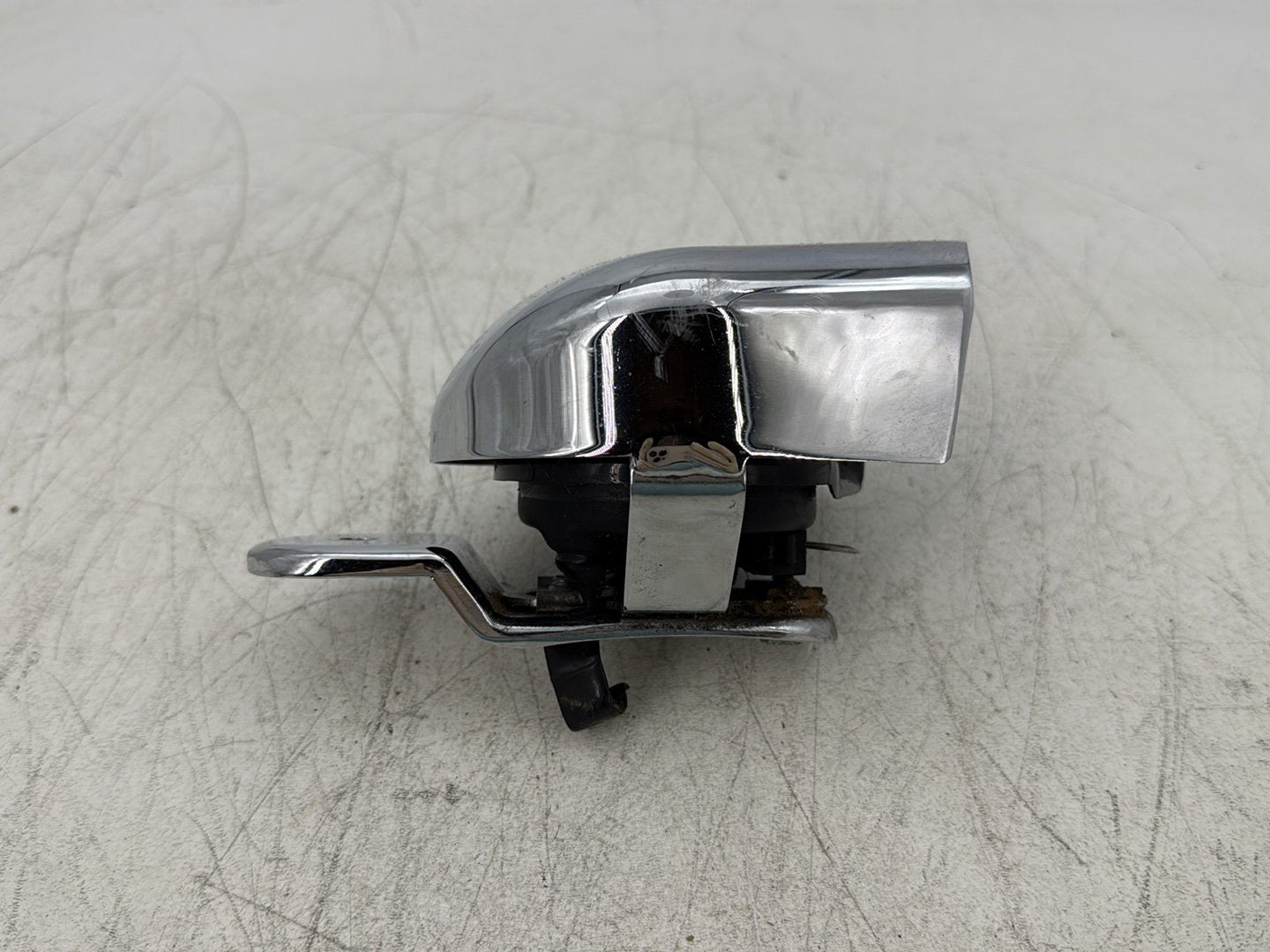 2015 Harley Road Glide Touring FLTRXS OEM Horn Signal Klaxon Chrome Cover