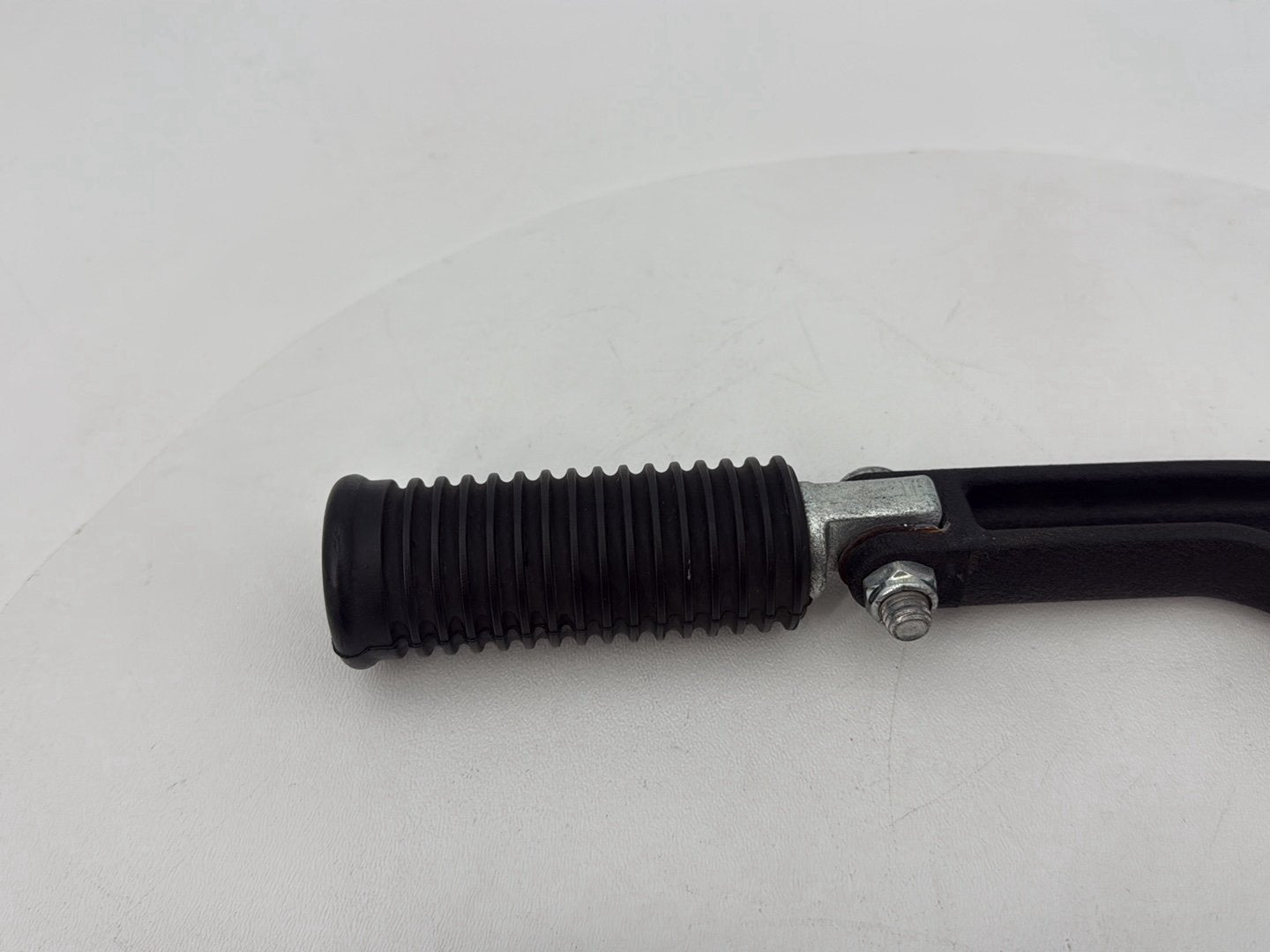2007 - 2017 Harley-Davidson Dyna Wide Glide Passenger Left & Right Foot Pegs 49230-06