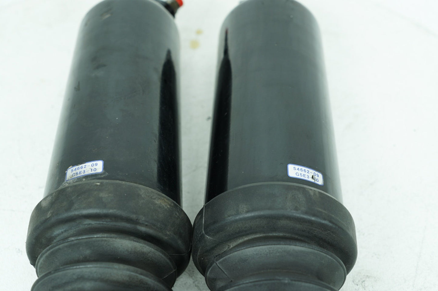 1999 - 2006 Harley-Davidson Touring Electra Glide Ultra Rear Left Right Shock Absorbers 54662-09