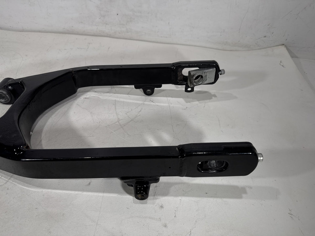 2016 Harley Dyna Fat Bob FXDF 103 OEM Rear Fork Swingarm Swing Arm