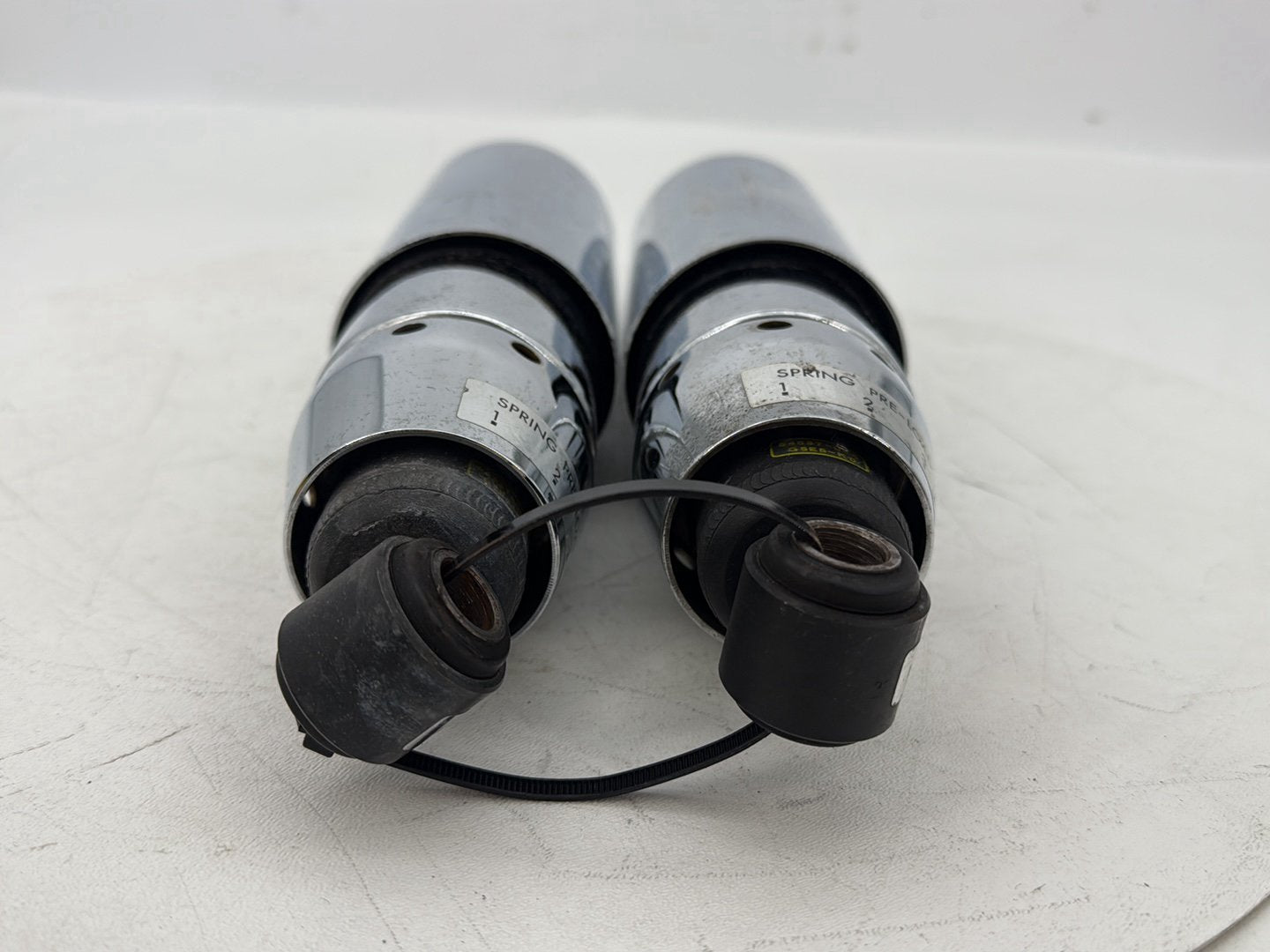 2007 - 2012 Harley-Davidson Dyna Super Glide Rear Left Right Shock Absorbers 54537-08A