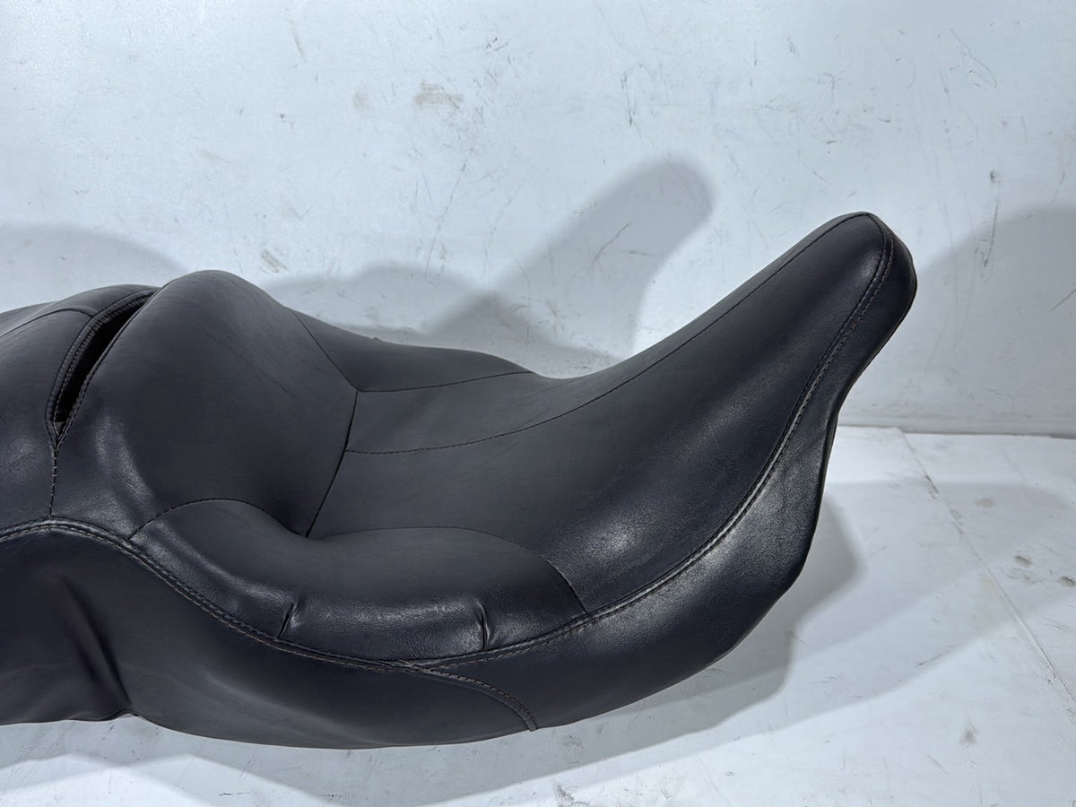 2005 Harley Electra Glide Touring Ultra OEM Passenger Rider Driver Seat Saddle