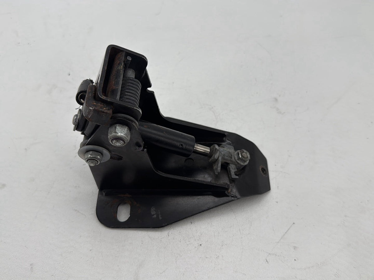 2005 Harley Electra Touring CVO Adjustable Rider Backrest Lift Mount 52482-01A