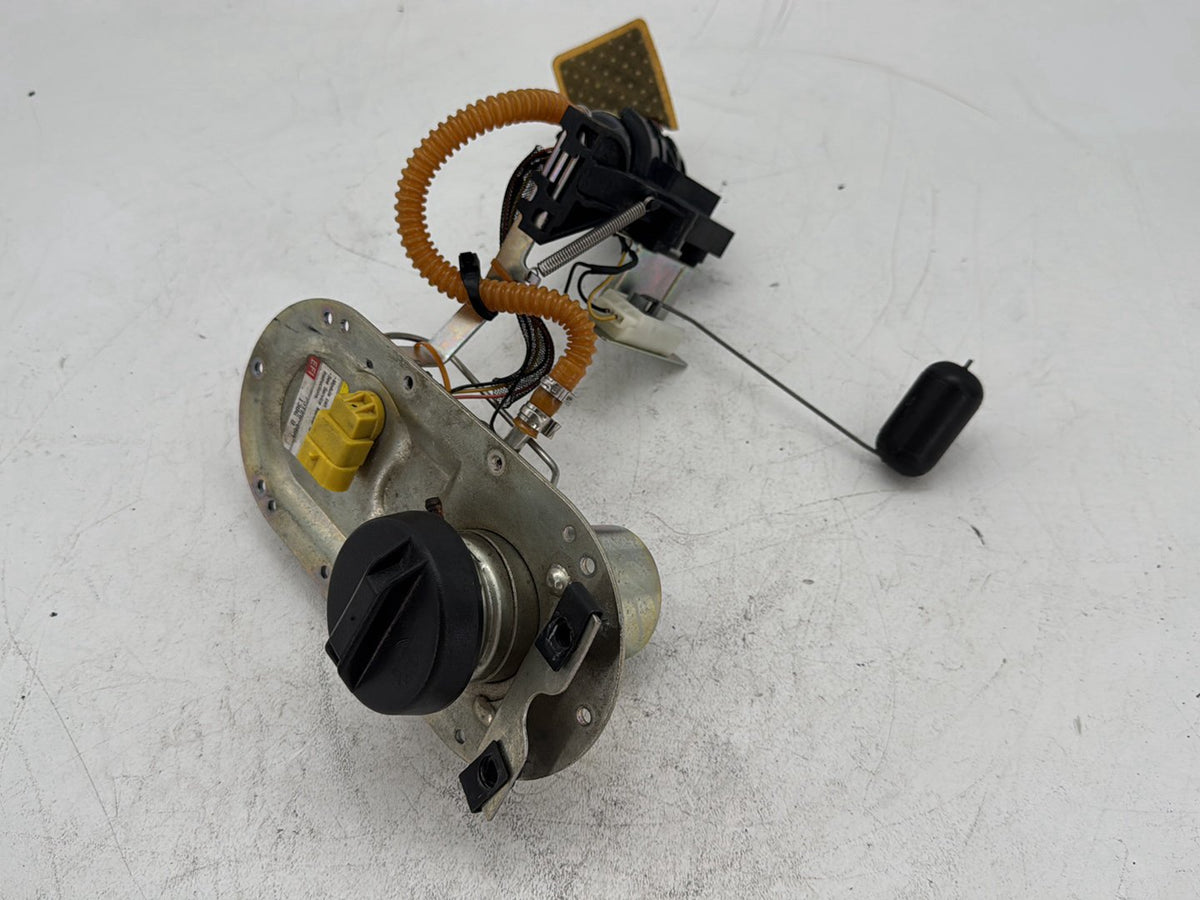 2006 Harley Street Glide Touring FLHXI OEM Fuel Pump Gas Gasoline Petrol Sending