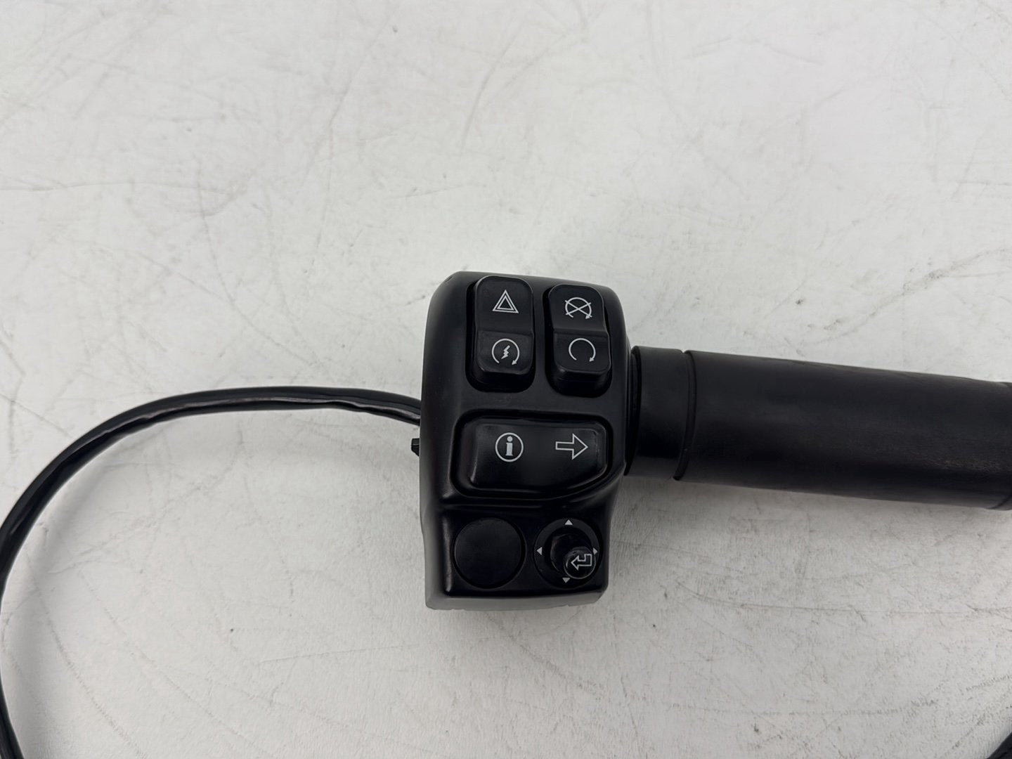 2015 Harley Touring FLHXS Street Glide OEM Right Engine Start Kill Switches Controls