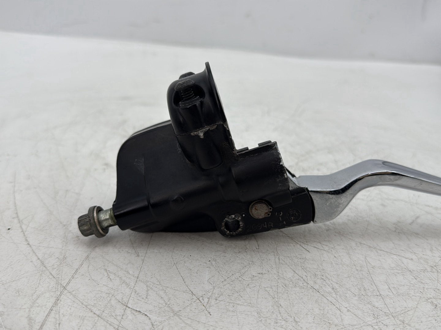 2005 Harley Dyna FXDWG Wide Glide OEM Front Right Hand Brake Lever Master Cylinder Reservoir