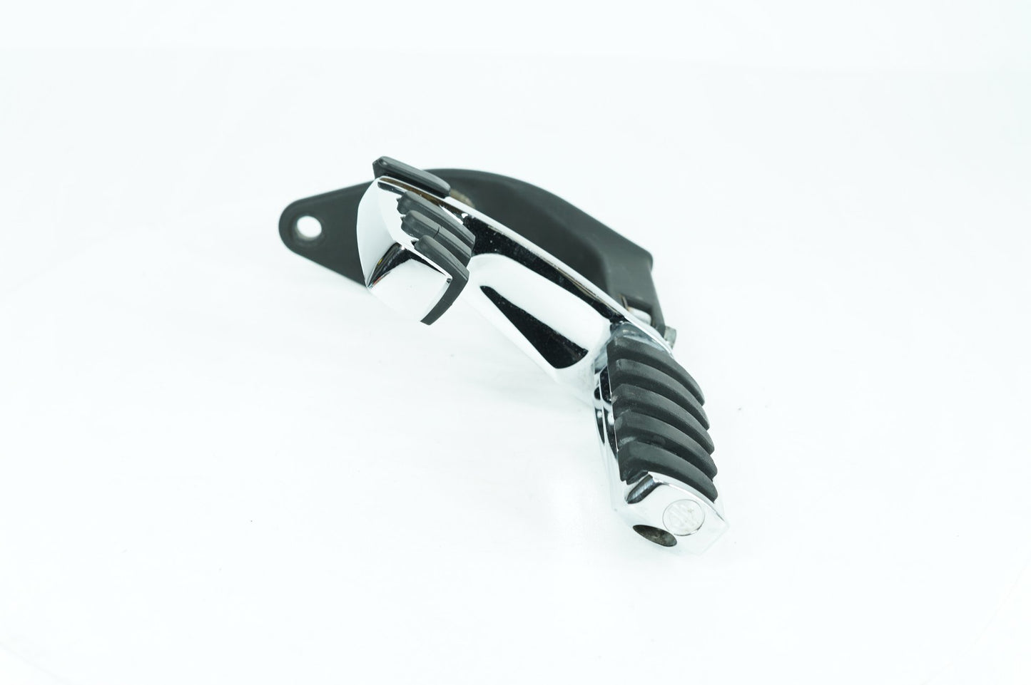 1999 - 2006 Harley-Davidson Dyna Wide Glide Right Driver Foot Controls Peg Rest 42481-92