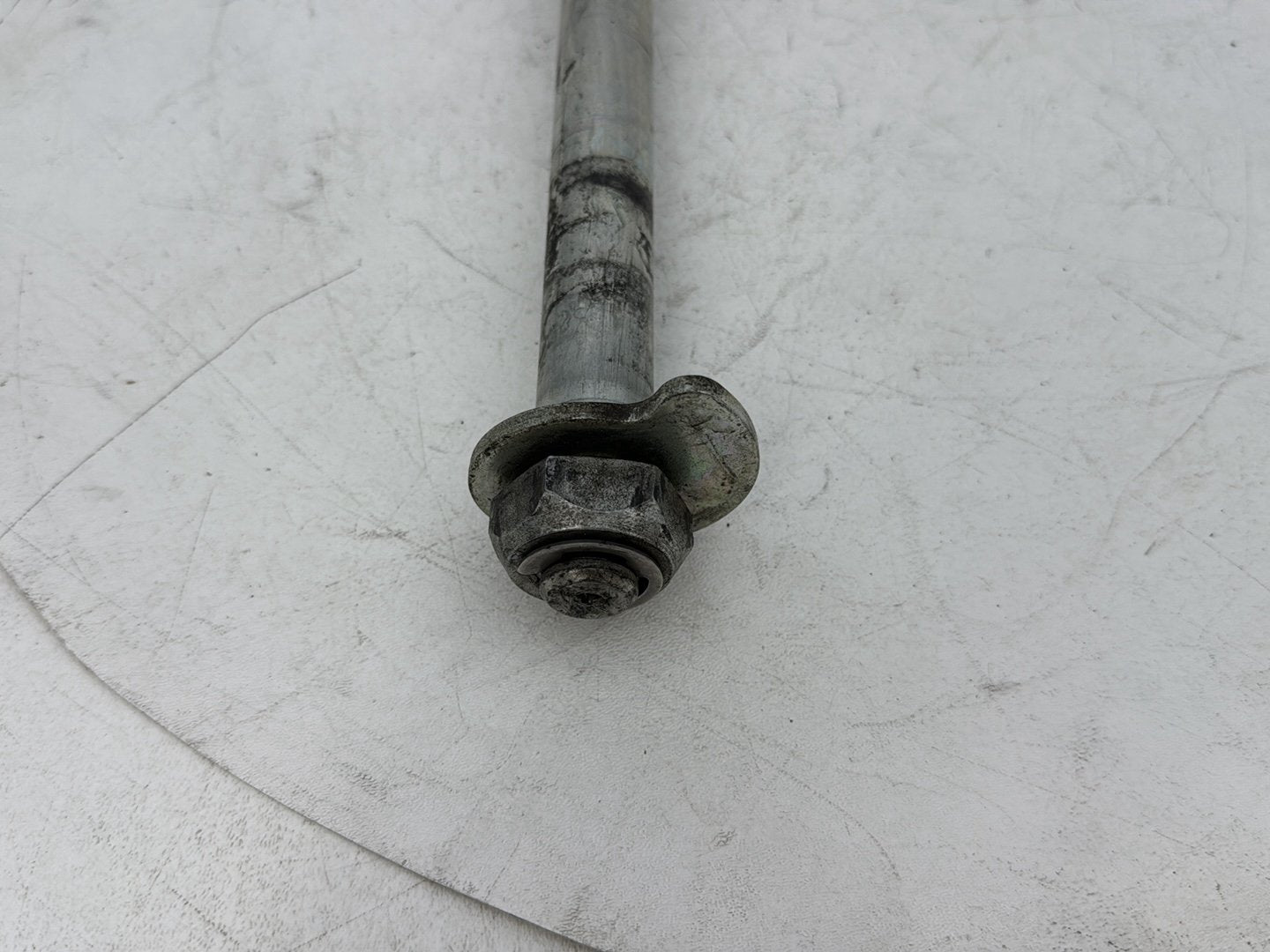 1999 - 2006 Harley-Davidson Touring Electra Glide Ultra Rear Wheel Axle Bolt Shaft 41056-02