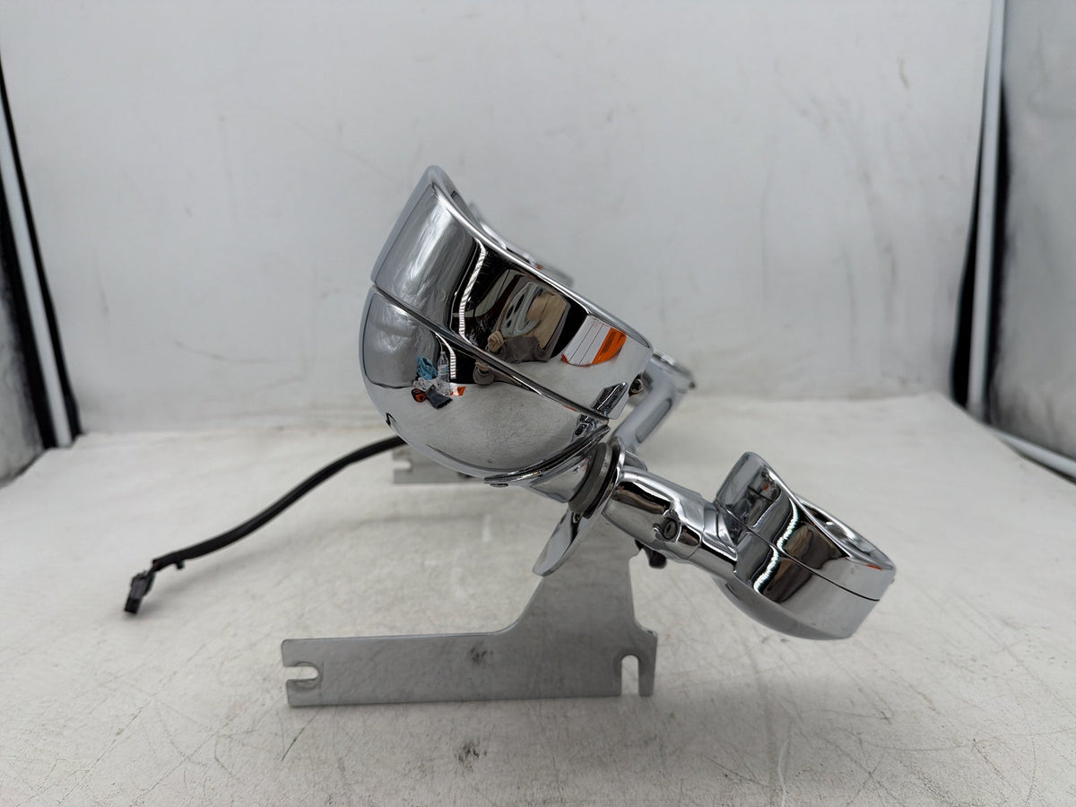 2004 Harley Electra Glide Touring Ultra OEM Front Turn Signal Indicators Aux Light Bar