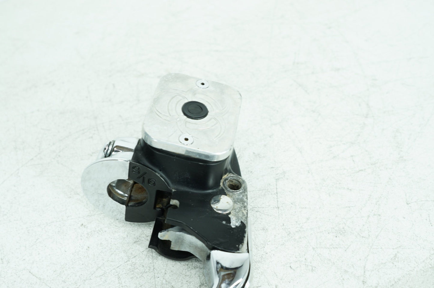 1999 - 2006 Harley-Davidson Dyna Low Rider Front Right Brake Lever Master Cylinder 45019-96D
