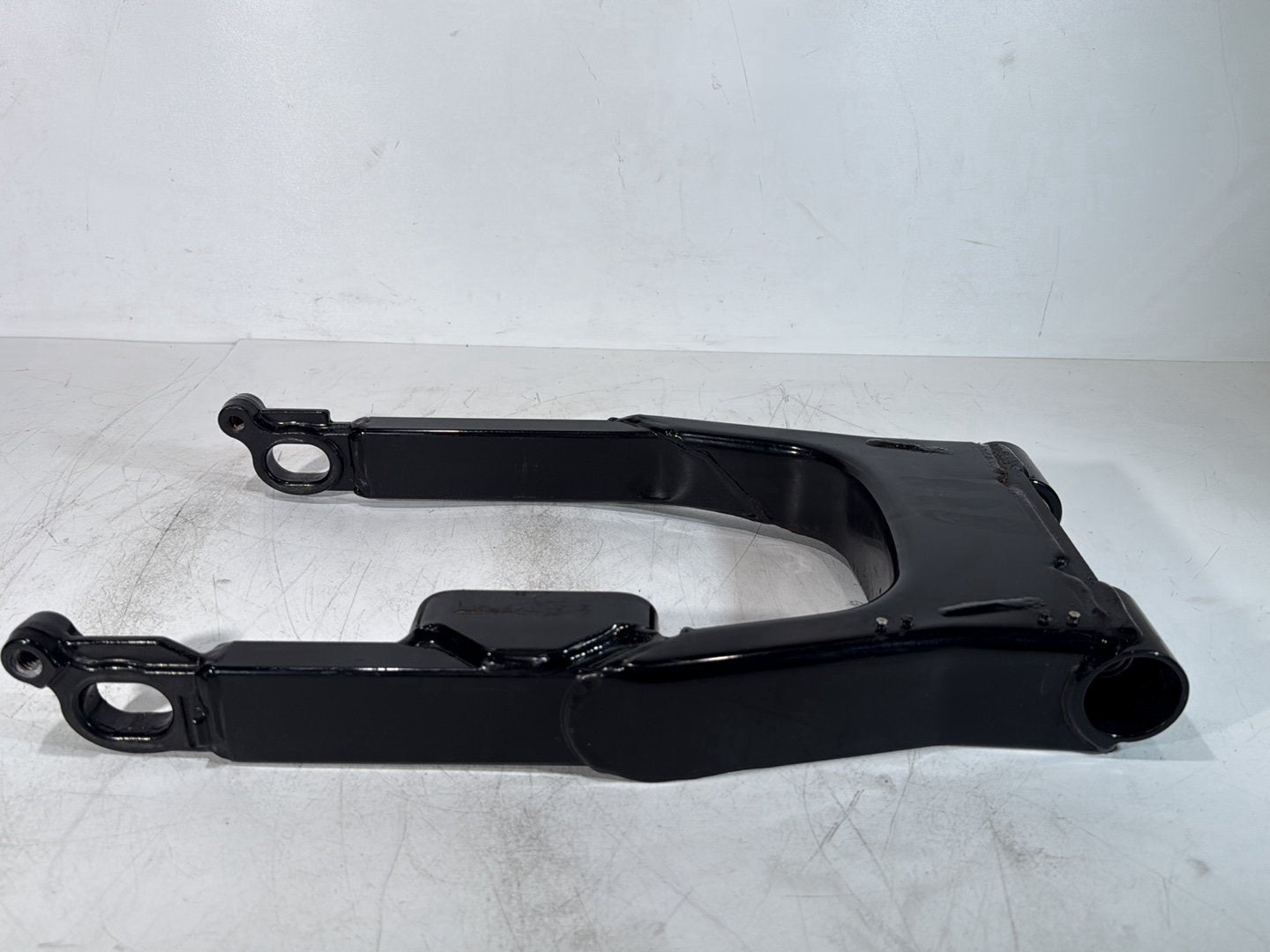 2007 - 2012 Harley-Davidson Touring Electra Glide Ultra Rear Fork Swingarm Swing Arm 	47549-02A