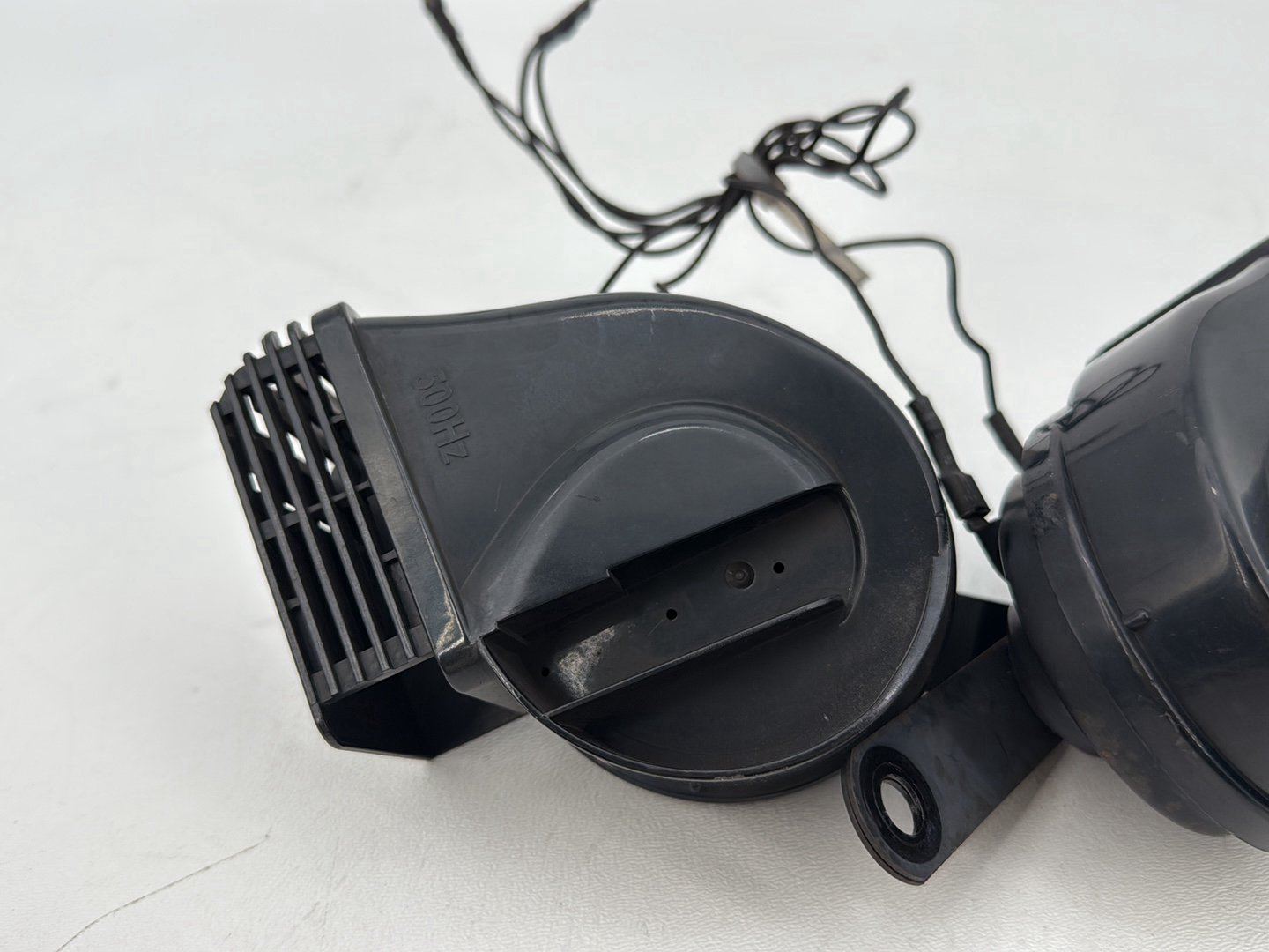 2004 - 2013 Harley-Davidson Sportster 883 Custom Signal Horn Klaxon Beep 69060-90D