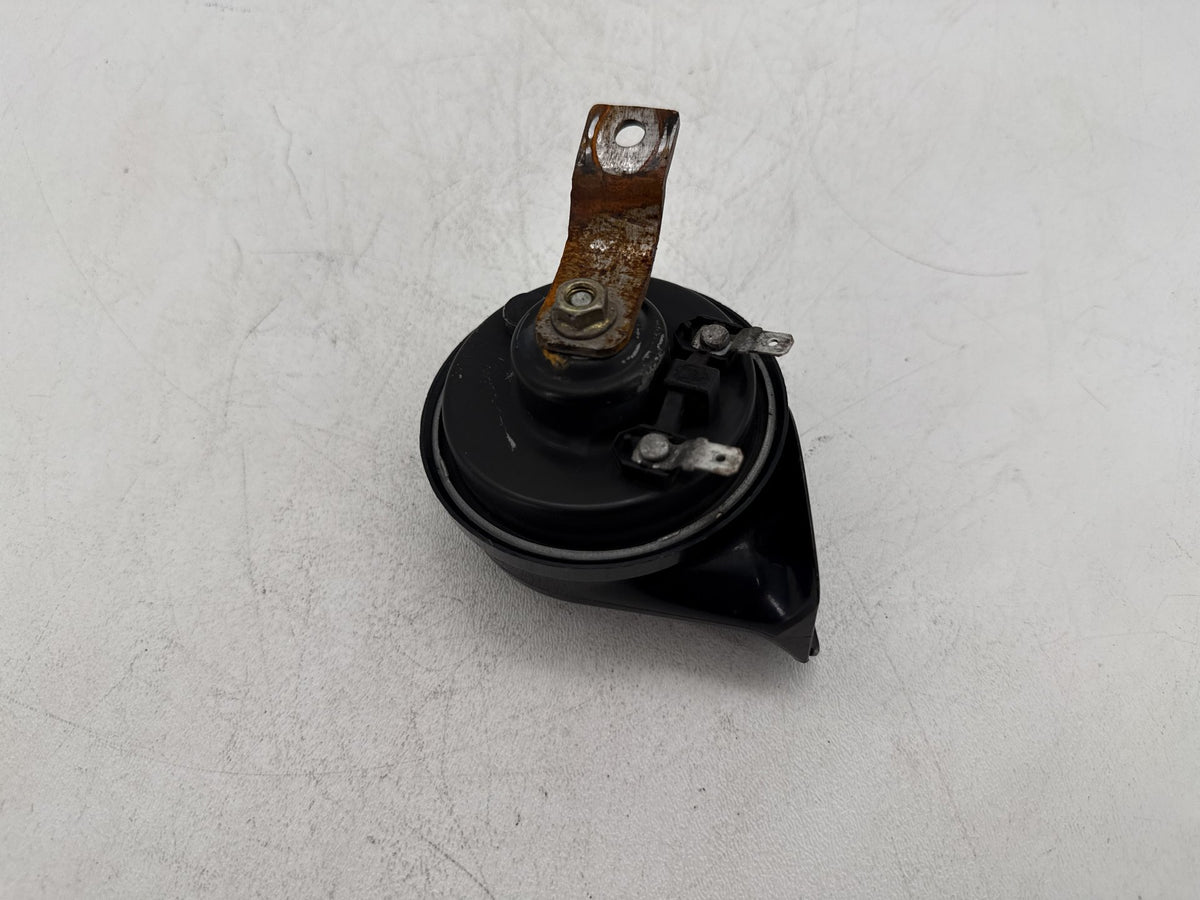 2008 Harley Dyna Fat Bob FXDF OEM Signal Horn Klaxon Beep * CRACKED *