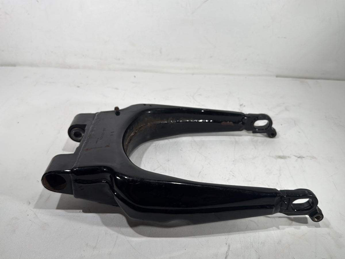 2018 Harley Electra Glide Touring Ultra FLHTCU OEM Rear Fork Swingarm Swing Arm