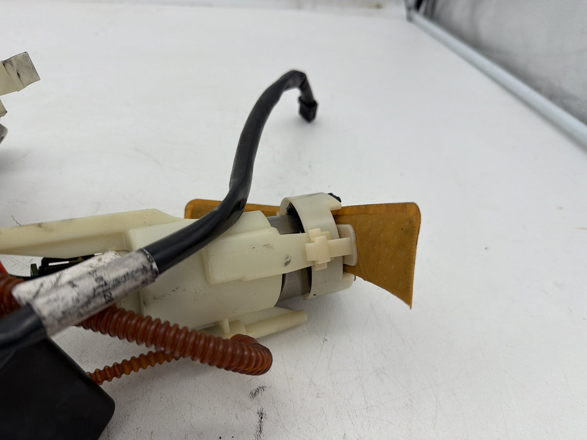 2010 Harley Street Glide Touring FLHX OEM Fuel Pump Gas Gasoline Petrol Sending