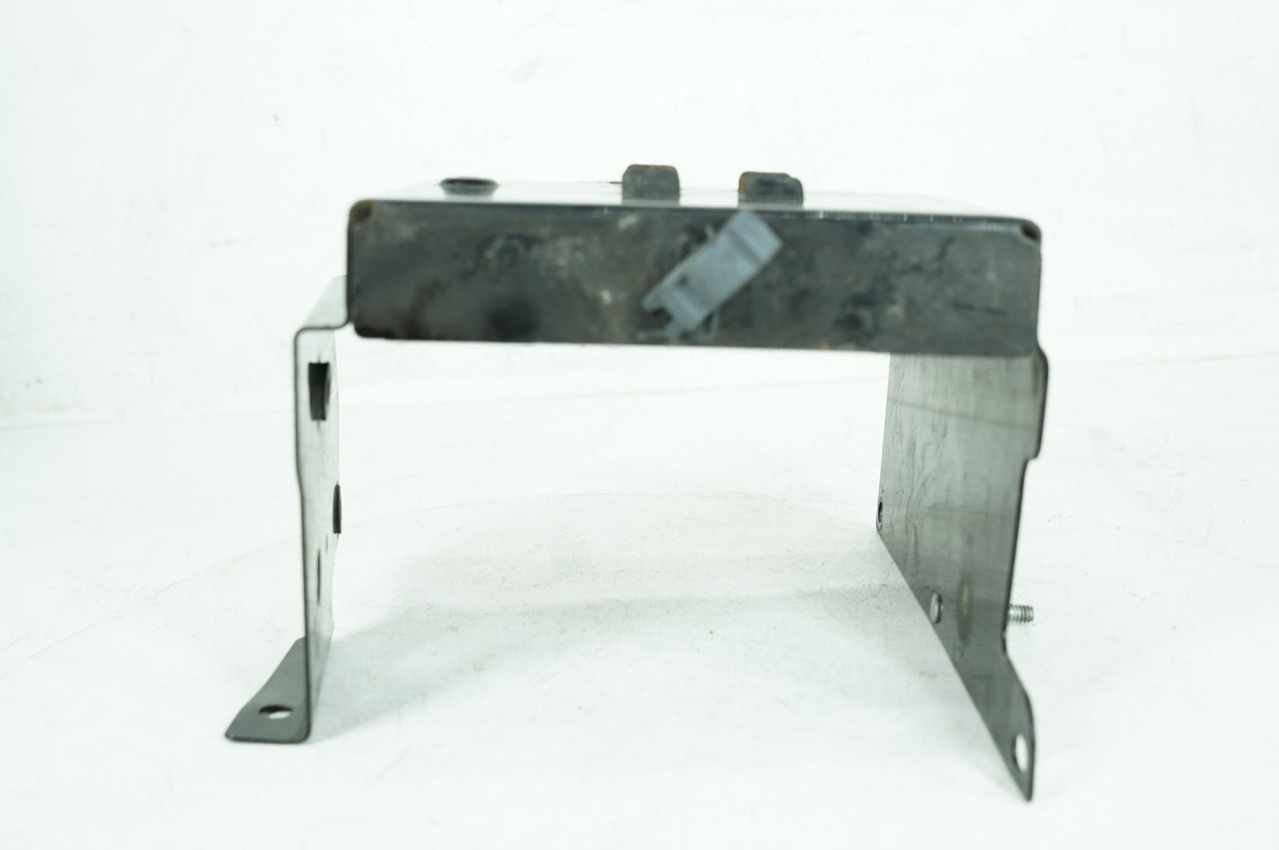 1999 - 2006 Harley-Davidson Touring Electra Glide Classic Battery Tray Bracket Holder Carrier 66281-02A