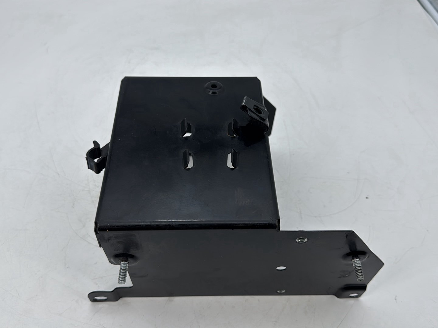 1999 - 2006 Harley-Davidson Touring Electra Glide Classic Battery Tray Bracket Holder Carrier 66281-01