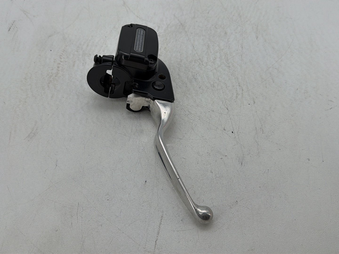 13 Harley Street Glide Touring FLHX OEM Front Right Brake Lever Master Cylinder