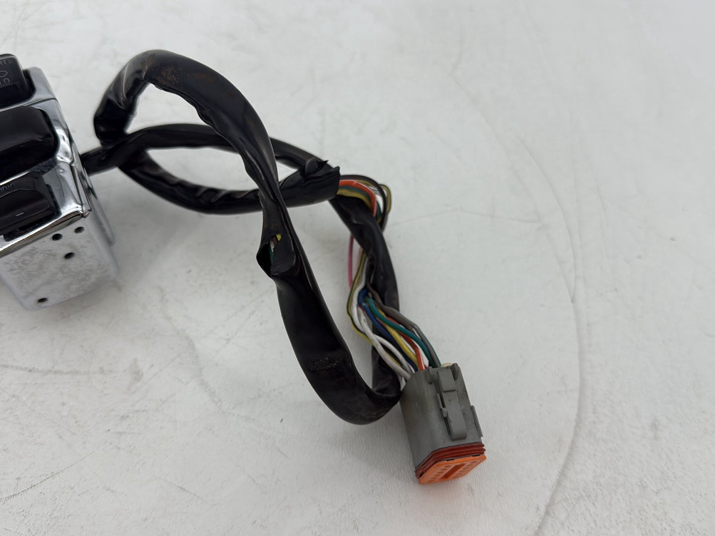 1999 - 2006 Harley-Davidson Touring Electra Glide Left Turn Signal Headlight Switches Controls 71685-06A