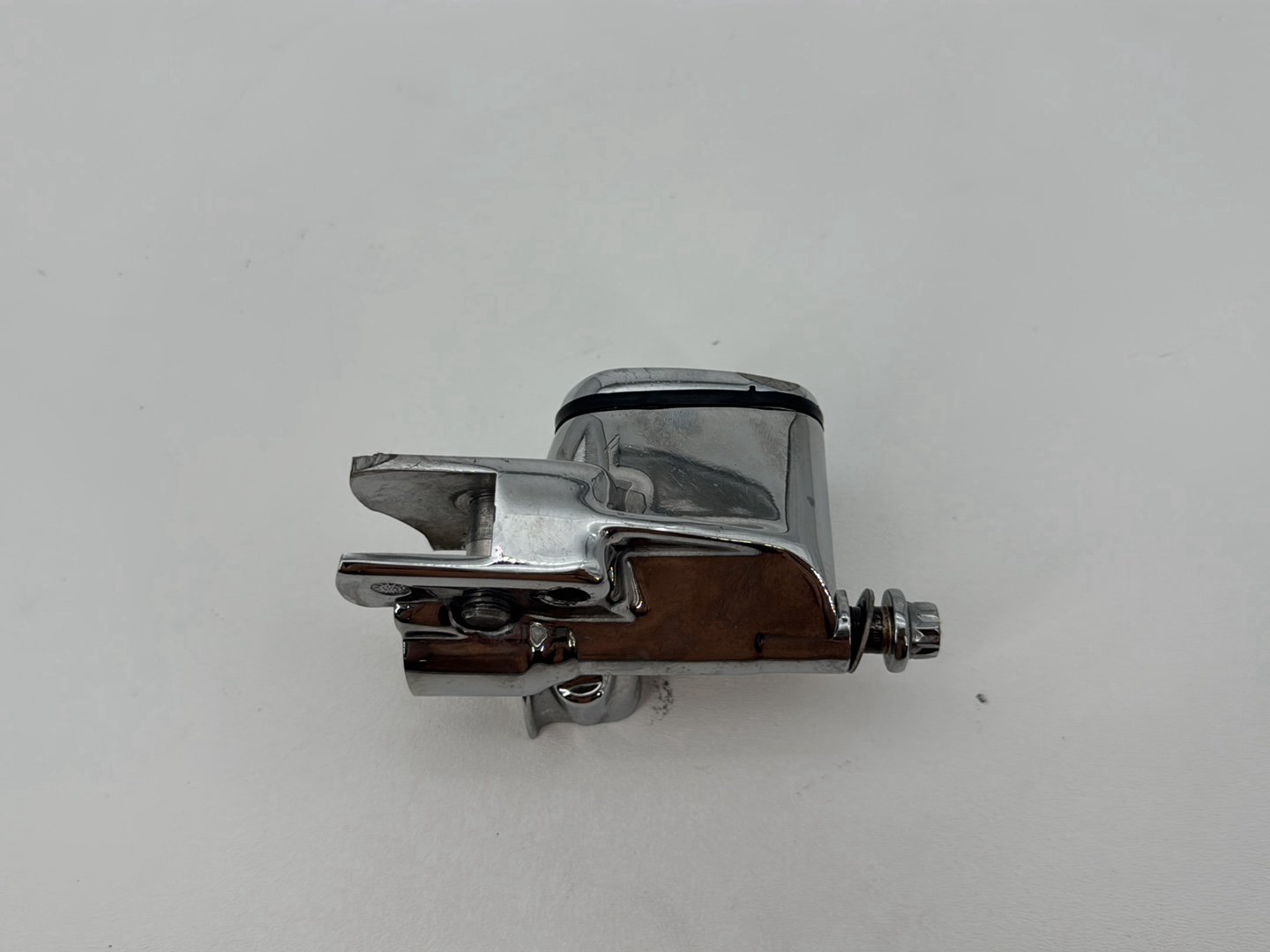 1999 - 2006 Harley-Davidson Dyna Wide Glide Front Right Brake Lever Master Cylinder  	45019-96D