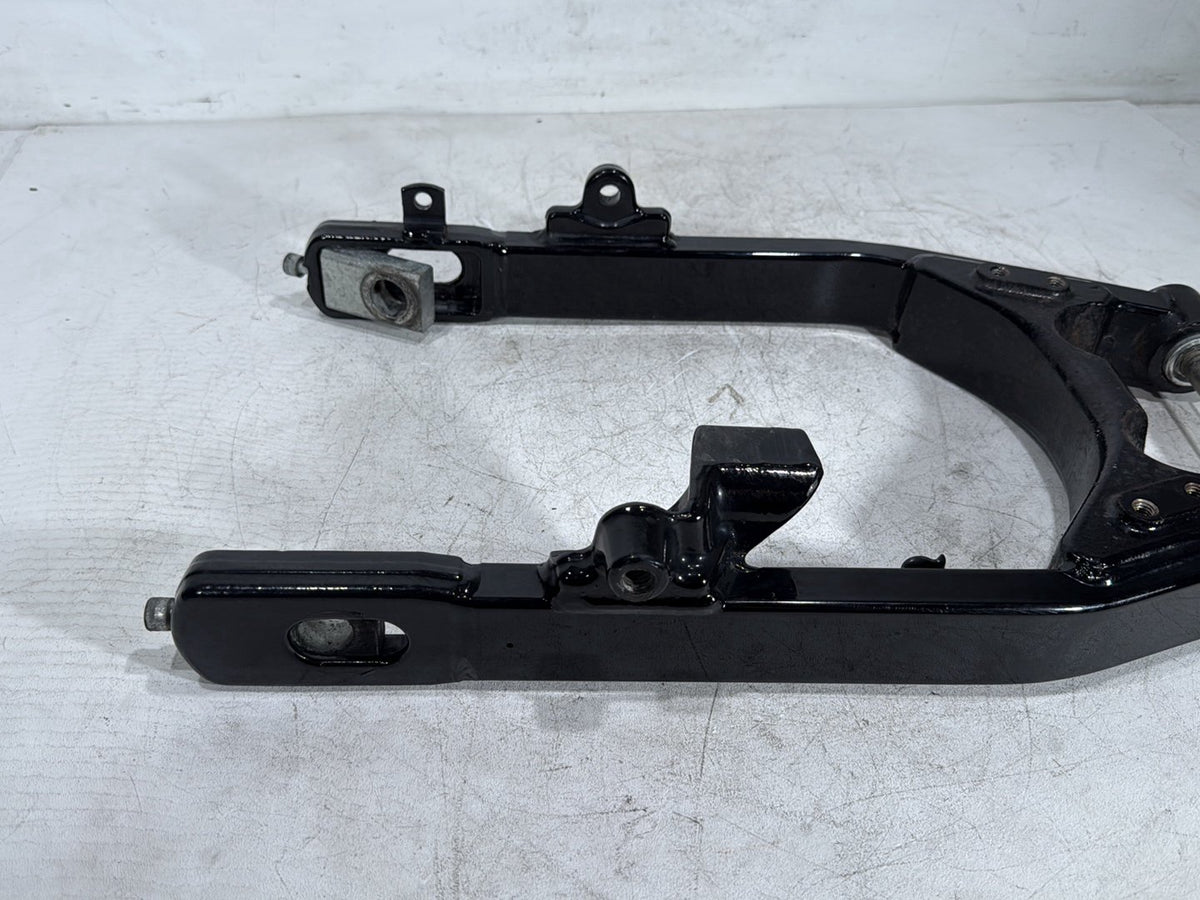 2014 Harley Dyna Low Rider FXDL OEM Rear Fork Swingarm Swing Arm 47820-10